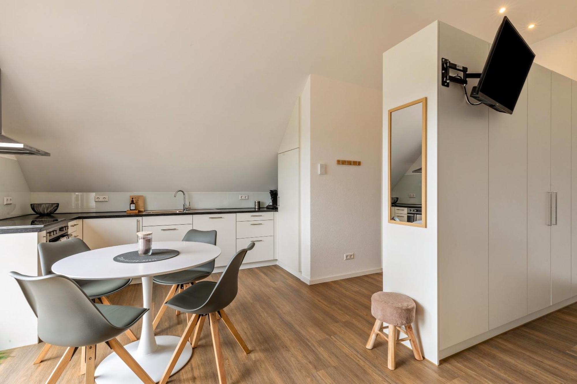 Studio 5 Parkside Apartments Gunzburg Bagian luar foto